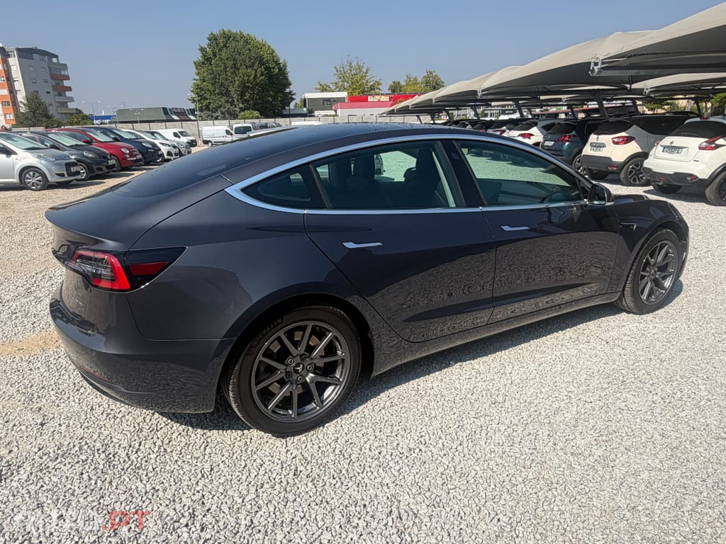 Tesla Model 3 Outro