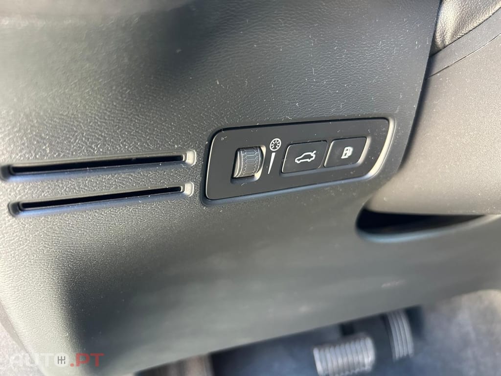 Volvo XC40 1.5 T4 PHEV Plus Dark