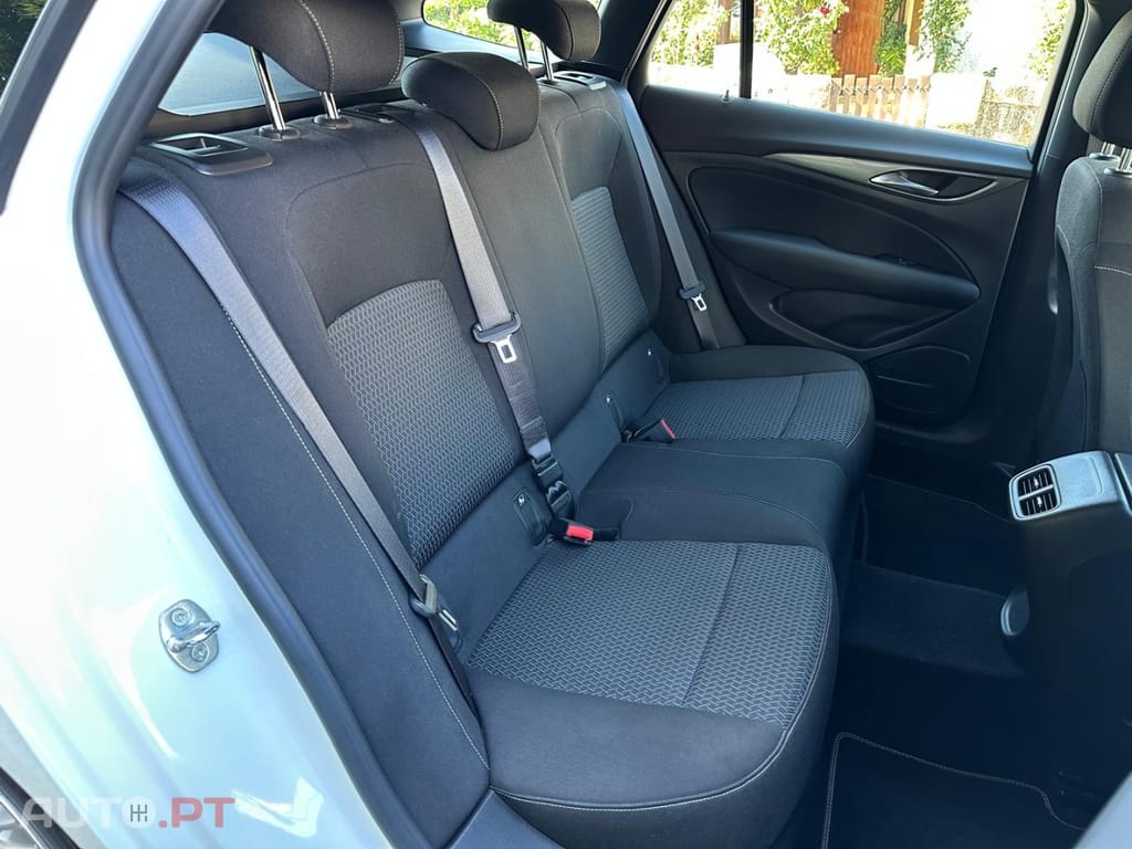 Opel Insignia 1.5 D Business Edition