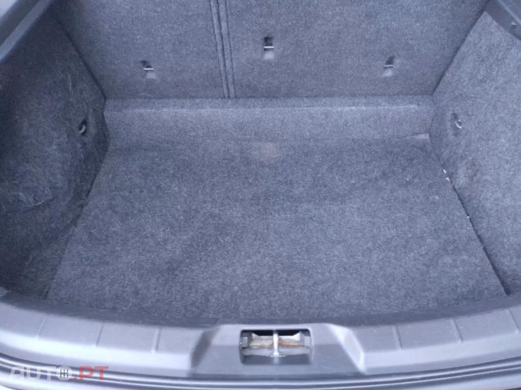 Volvo V40 2.0 D4 R-Design Summum