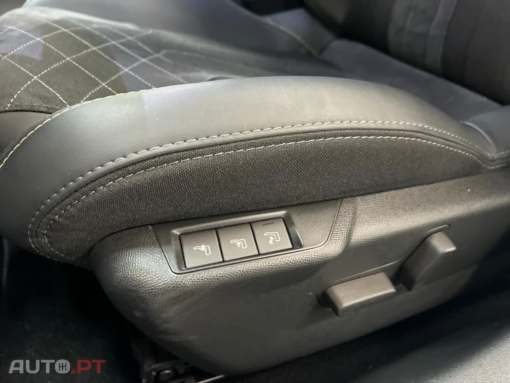 Peugeot E-208 50 kWh GT