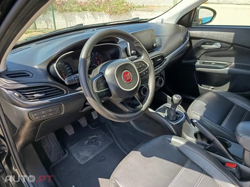 Fiat Tipo 1.3 M-Jet Sport — fotografia 10