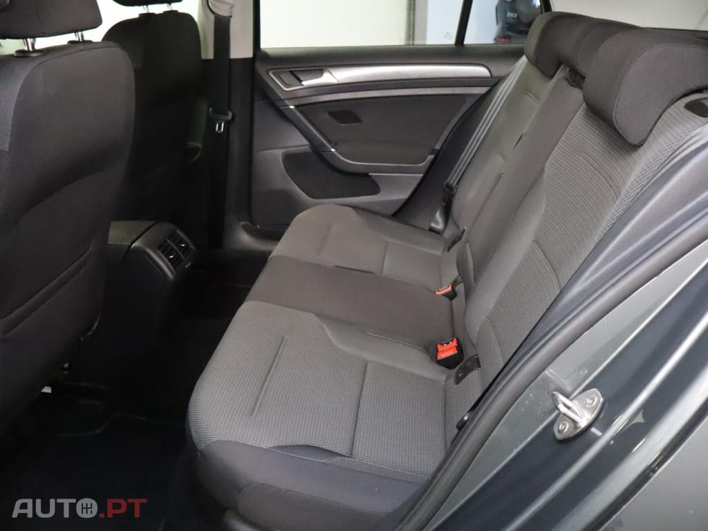 Volkswagen Golf 1.6 TDI Confortline