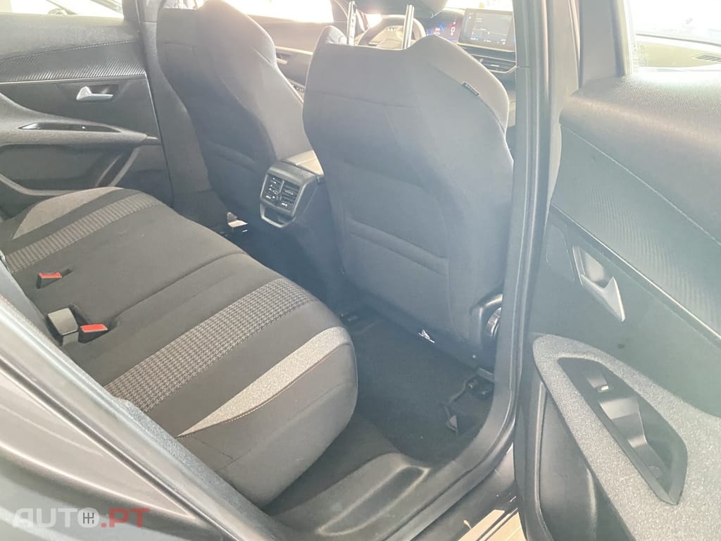 Peugeot 3008 PureTech 130 Stop & Start GPF EAT8 Active Pack
