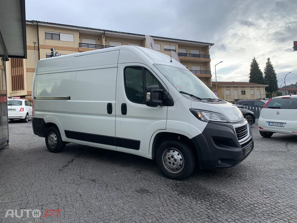 Peugeot Boxer 2.2 BlueHDi 335 L2 CD