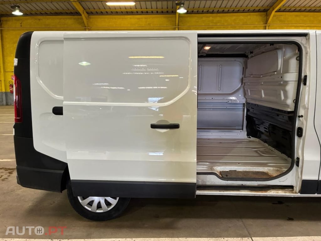Renault Trafic 2.0 dCi L2H1 1.3T Grand Confort