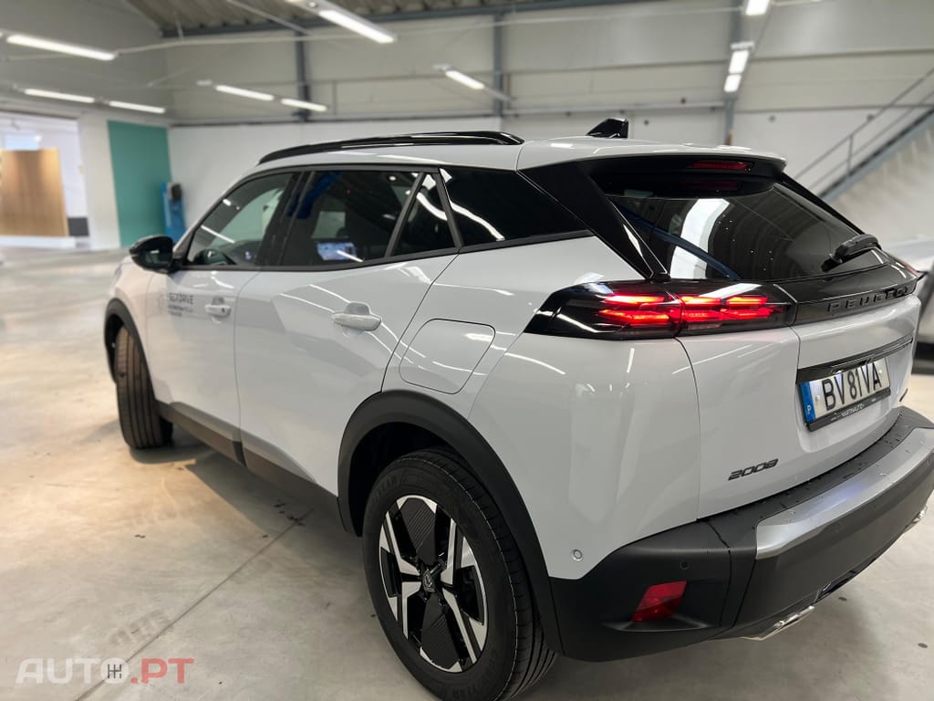 Peugeot 2008 1.2 Hybrid Allure e-DCS6