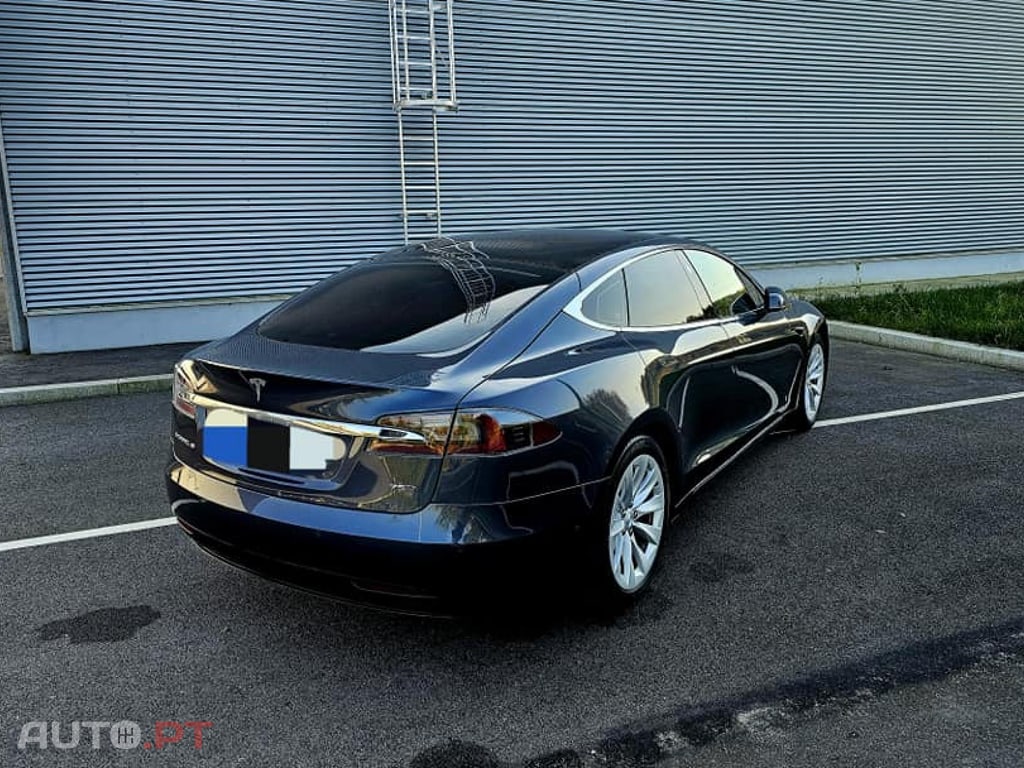 Tesla Model S 75 D