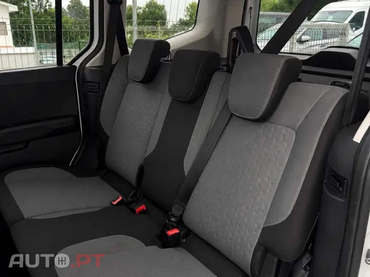 Ford Tourneo 1.0 EcoBoost Titanium