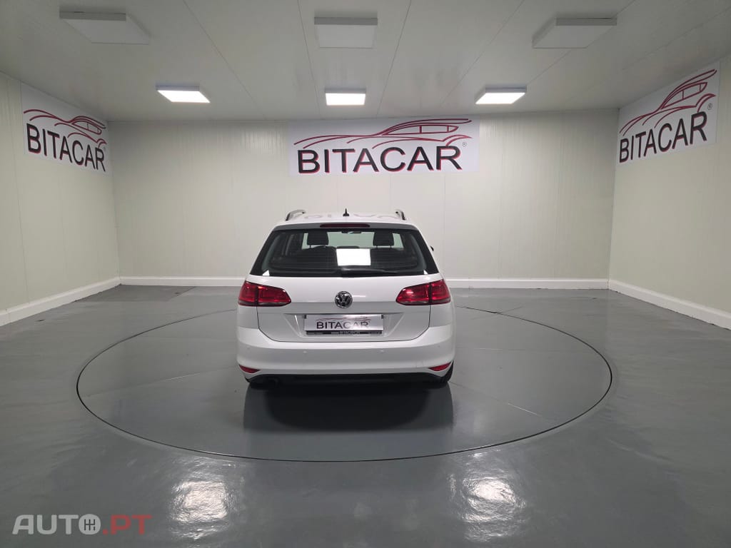 Volkswagen Golf 1.6 HDI CONFORTLINE