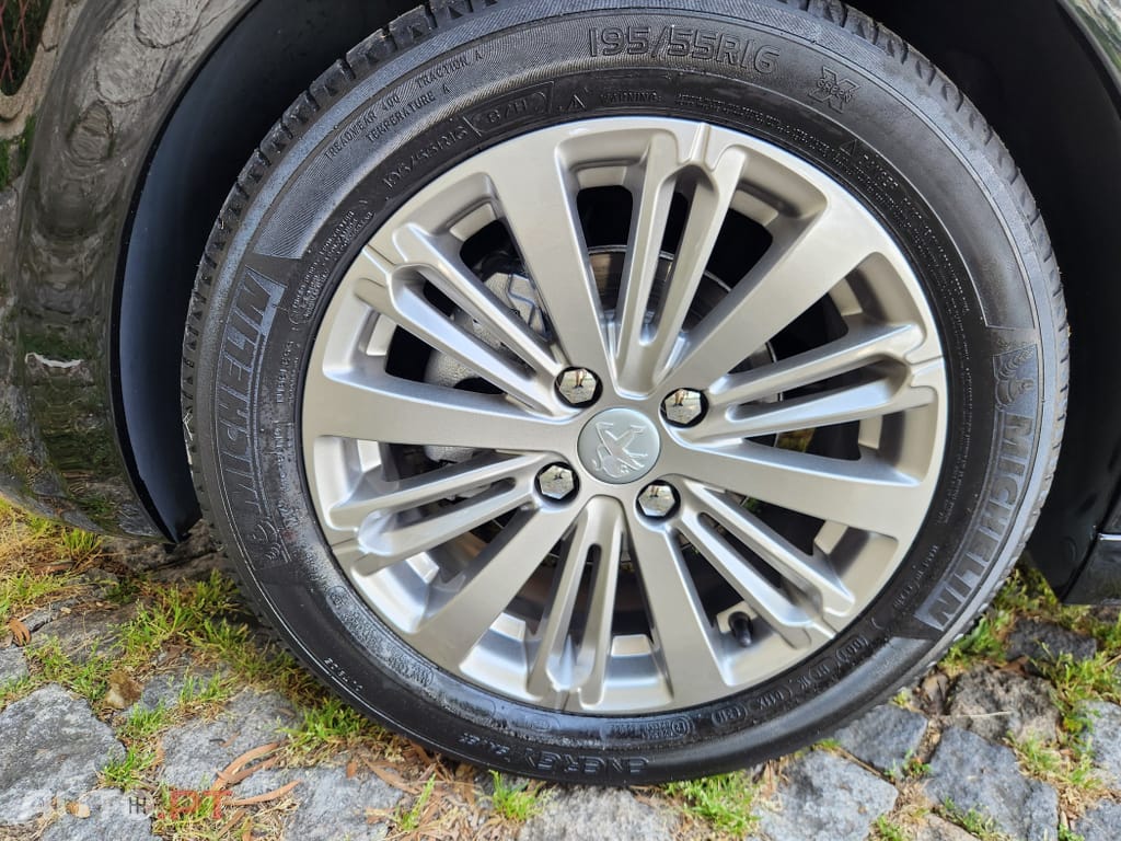 Peugeot 208 1.5 BlueHDi Signature