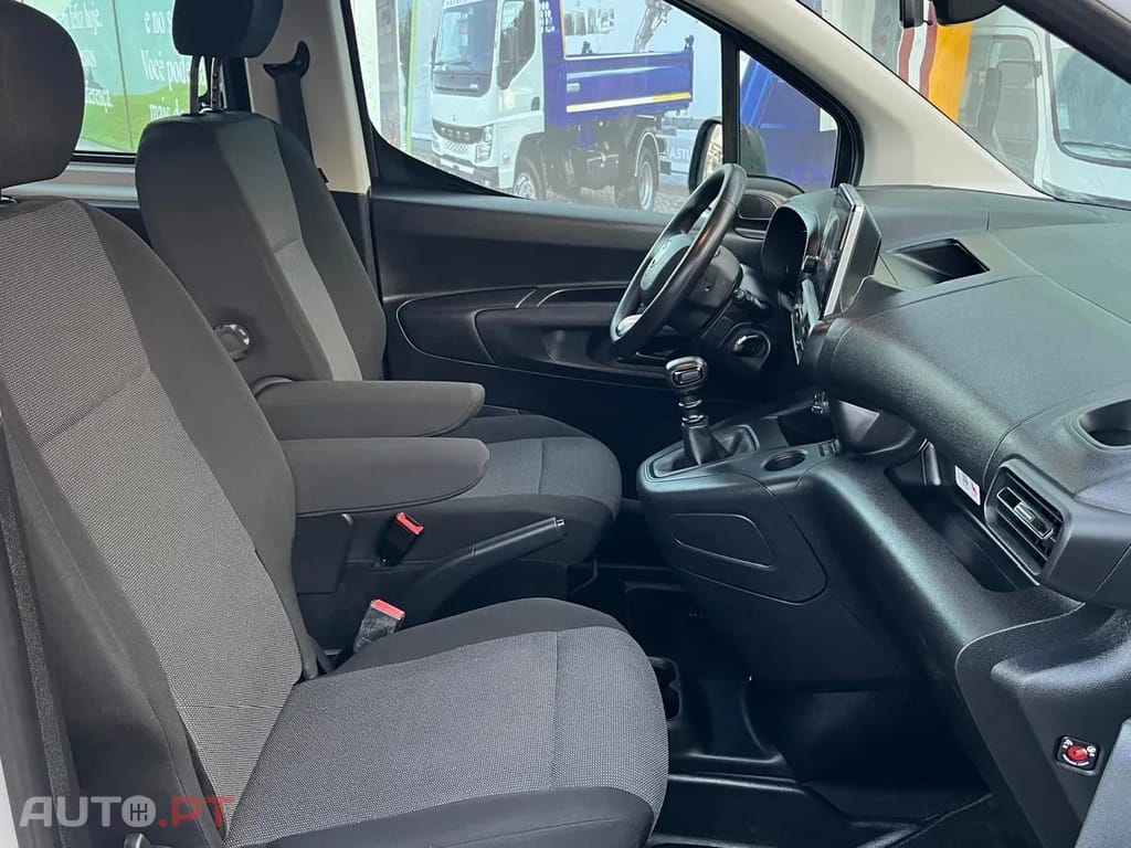 Fiat Doblo 5 LUGARES LONGA