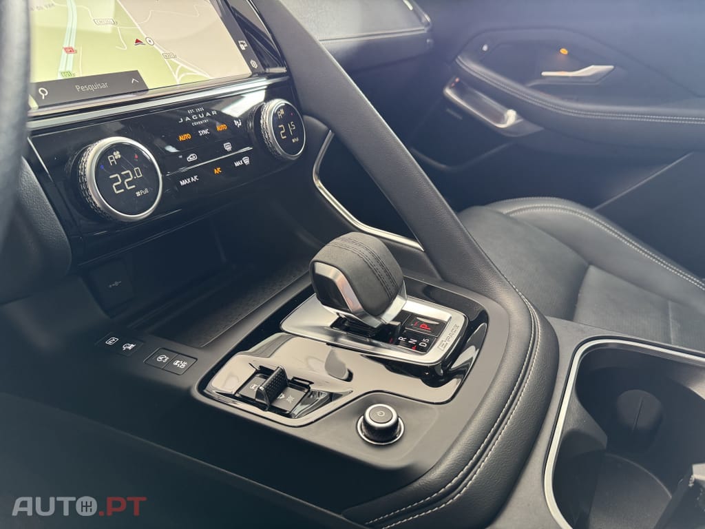 Jaguar E-Pace 1.5 P300e R-Dynamic HSE AWD Aut.