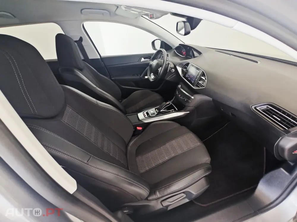 Peugeot 308 PureTech 130 EAT8 Allure Pack