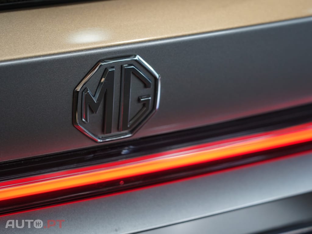 MG HS Luxury