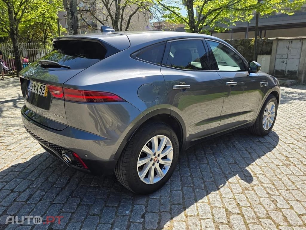 Jaguar E-Pace 2.0 i4D R-Dynamic S — fotografia 7