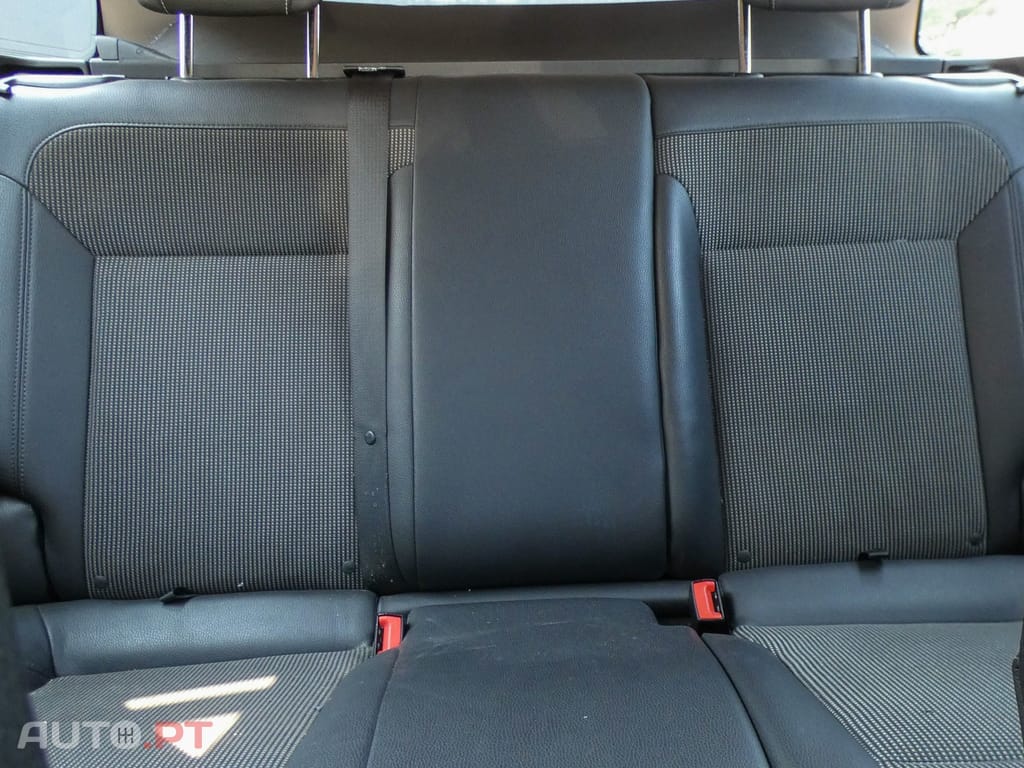 Opel Astra Outro