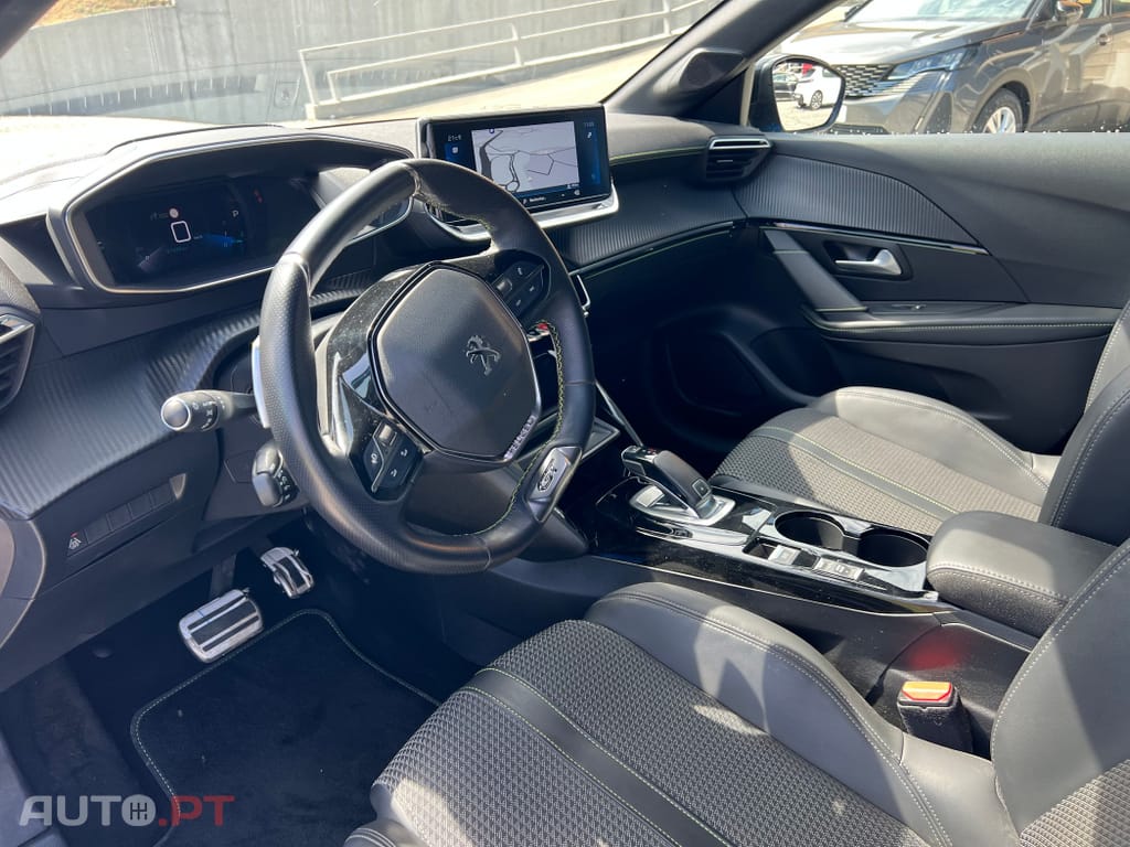 Peugeot 208 1.2 PureTech GT Line EAT8