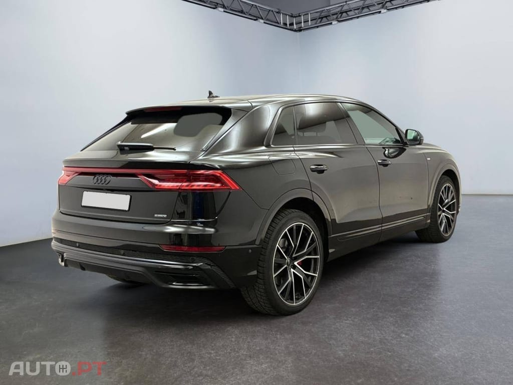 Audi Q8 55 TFSIe quattro Tiptronic S Line