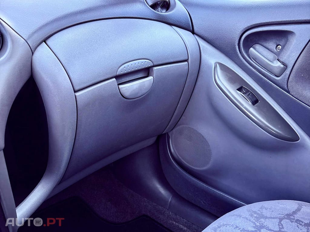 Toyota Yaris 1.0 Base C/Radio