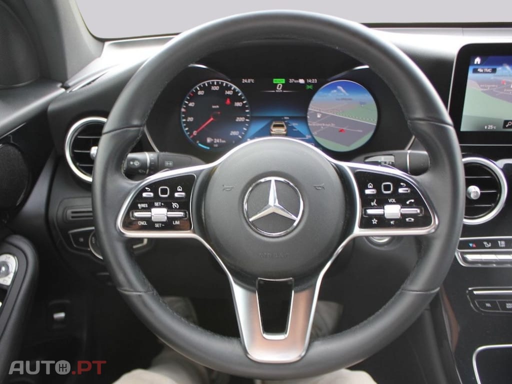 Mercedes-Benz GLC 300 I.V.A DEDUTÍVEL de 4Matic