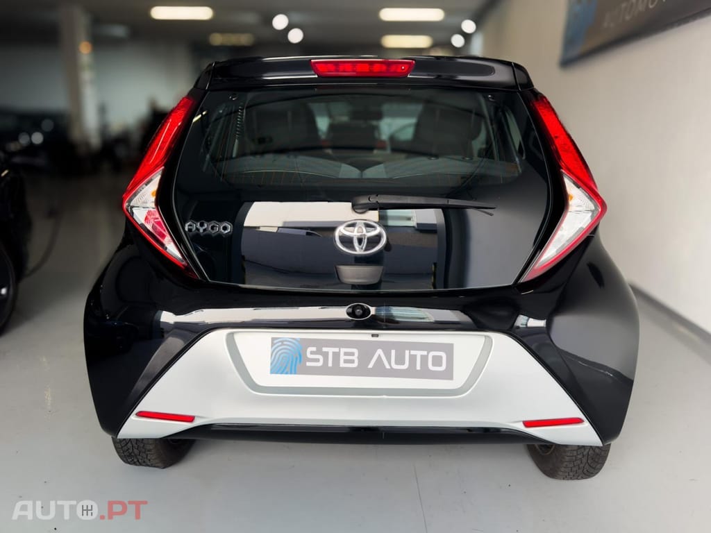 Toyota Aygo 1.0 X-Play Plus
