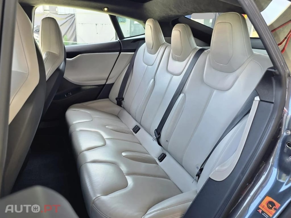Tesla Model S S 85D