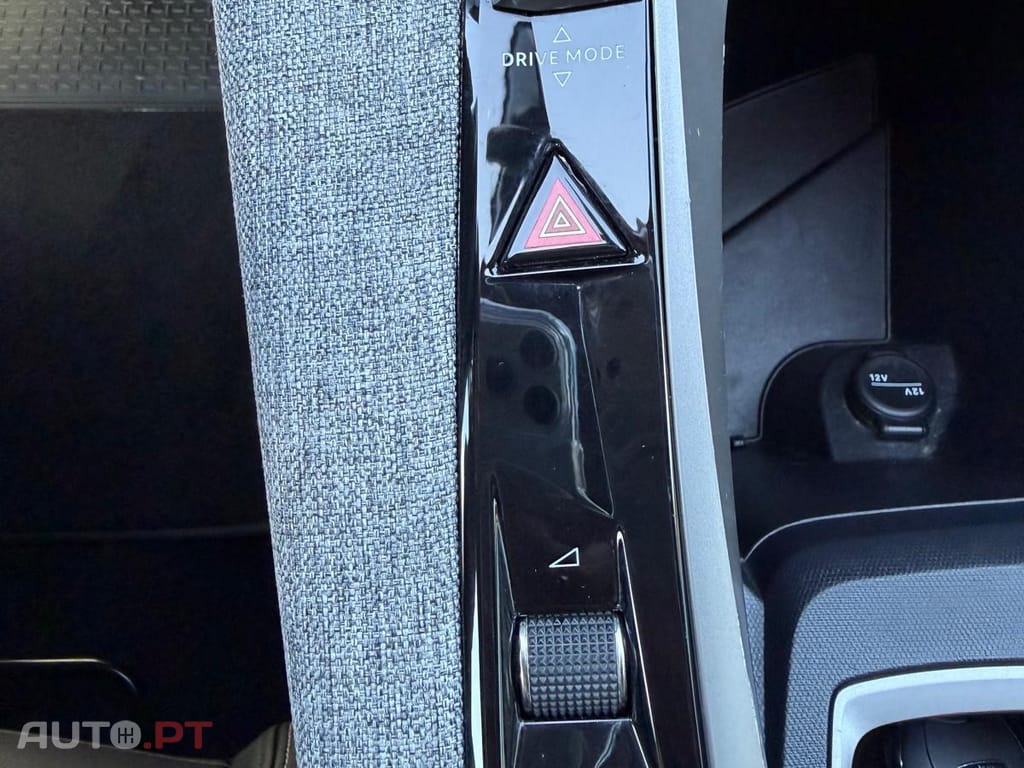 Peugeot 3008 1.2 Hybrid Allure e-DCS6