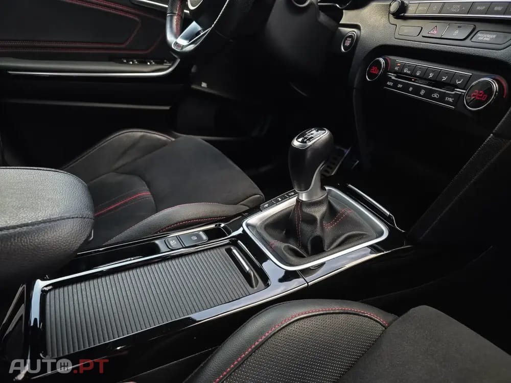 Kia Ceed 1.6 T-GDI GT+SRF