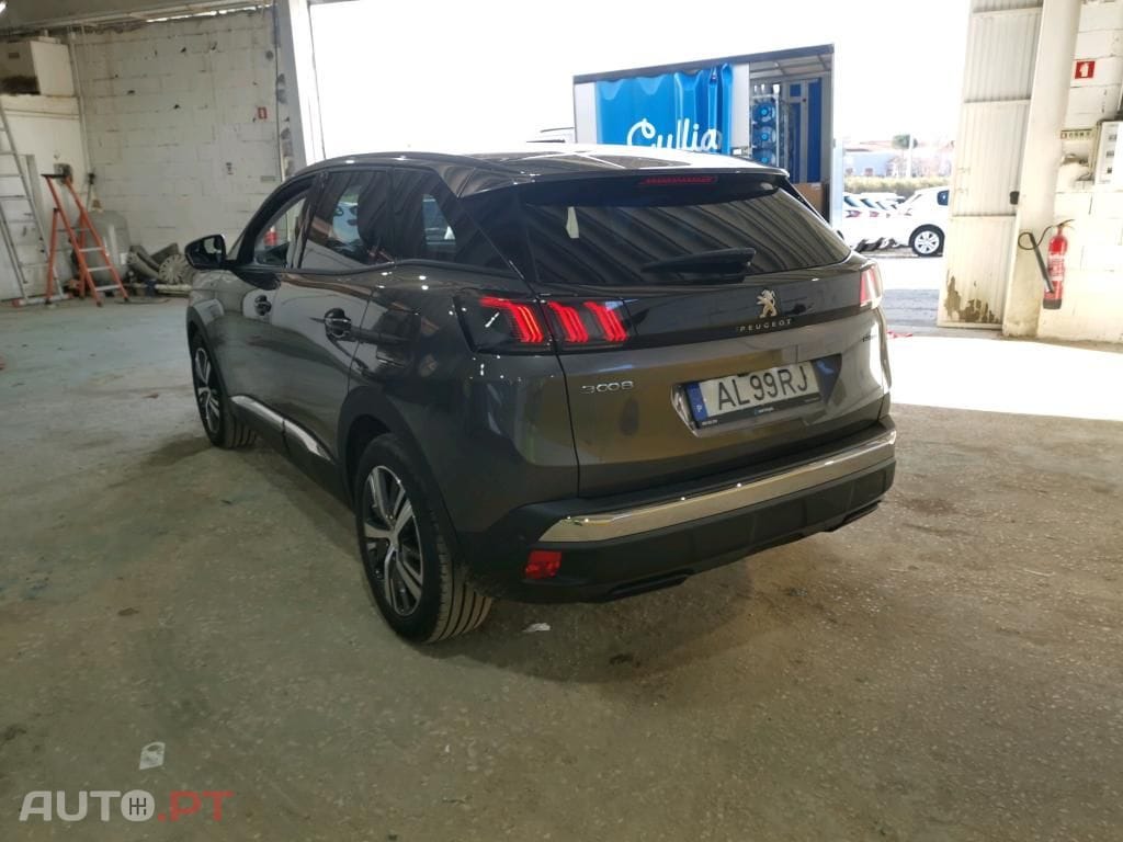 Peugeot 3008 1.6 Hybrid Allure e-EAT8