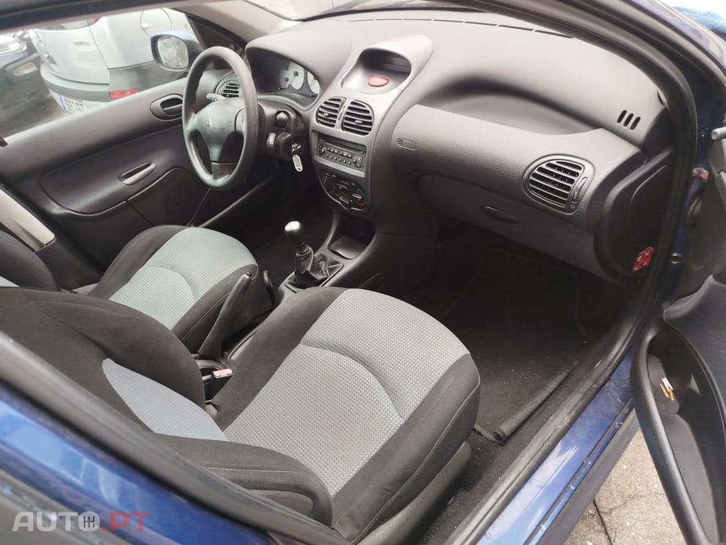 Peugeot 206 1.1 Color Line