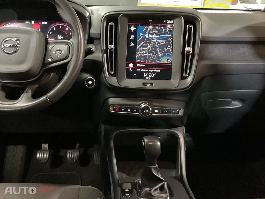 Volvo XC40 1.5 T2 Momentum Core