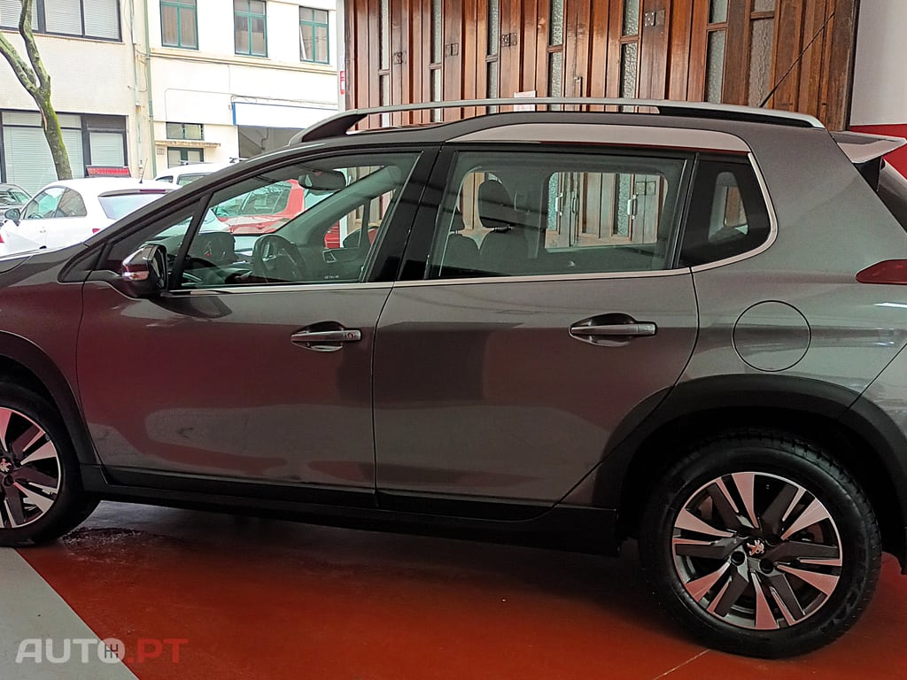 Peugeot 2008 1.2 Puretech Allure