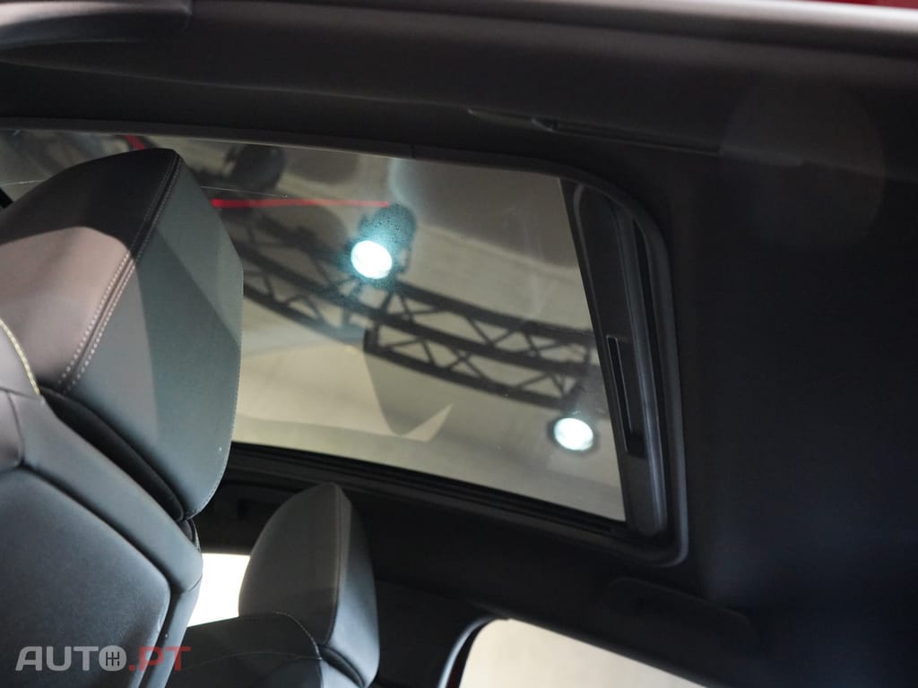 Peugeot E-208 50 kWh GT