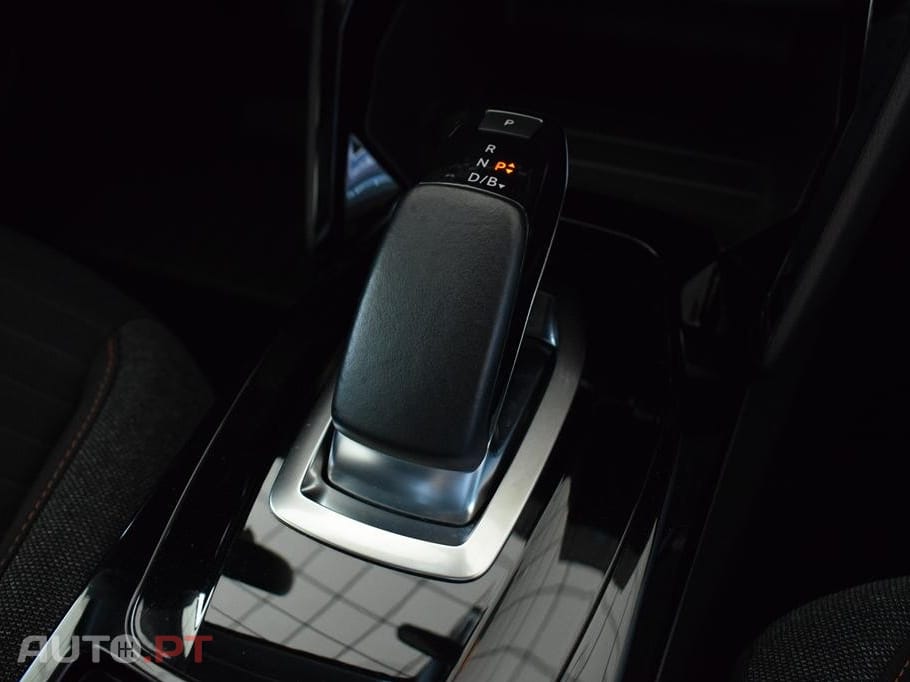 Peugeot E-208 50 kWh Active