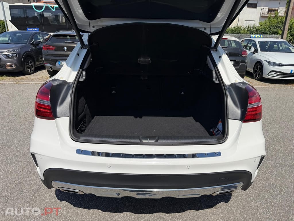 Mercedes-Benz GLA 180 AMG Line