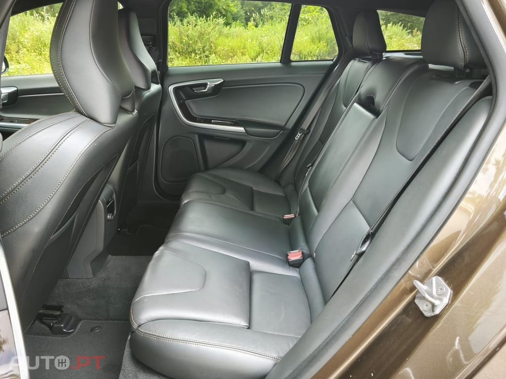 Volvo V60 Cross Country 2.0 D3 Summum Geartronic