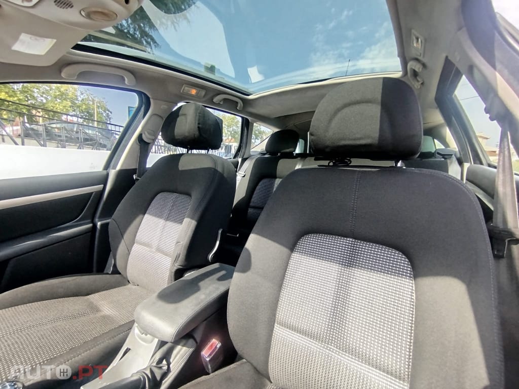 Peugeot 407 SW 1.6 HDi SE Navteq