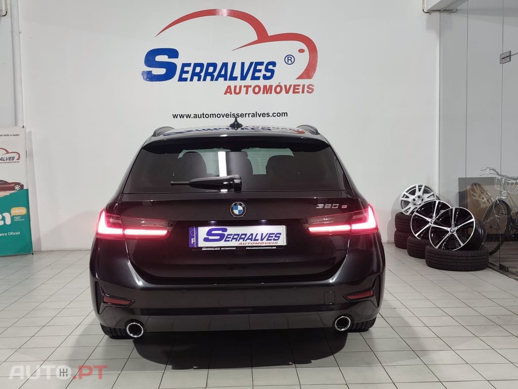 BMW 320 e Touring Auto