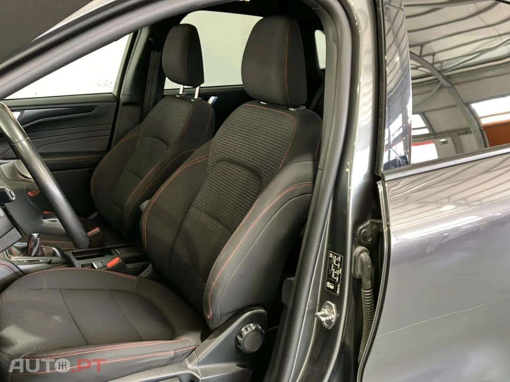 Ford Kuga 1.5 TDCi EcoBlue ST-Line