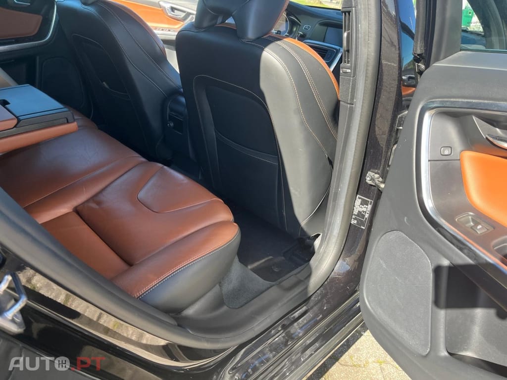 Volvo V60 D6 Twin Engine Geartronic RDesign