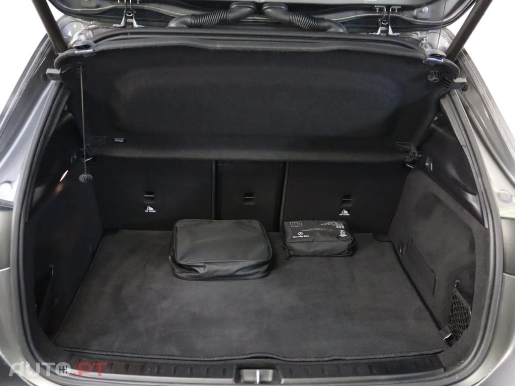 Mercedes-Benz EQA Mercedes-Benz EQA 300 4Matic AMG Line