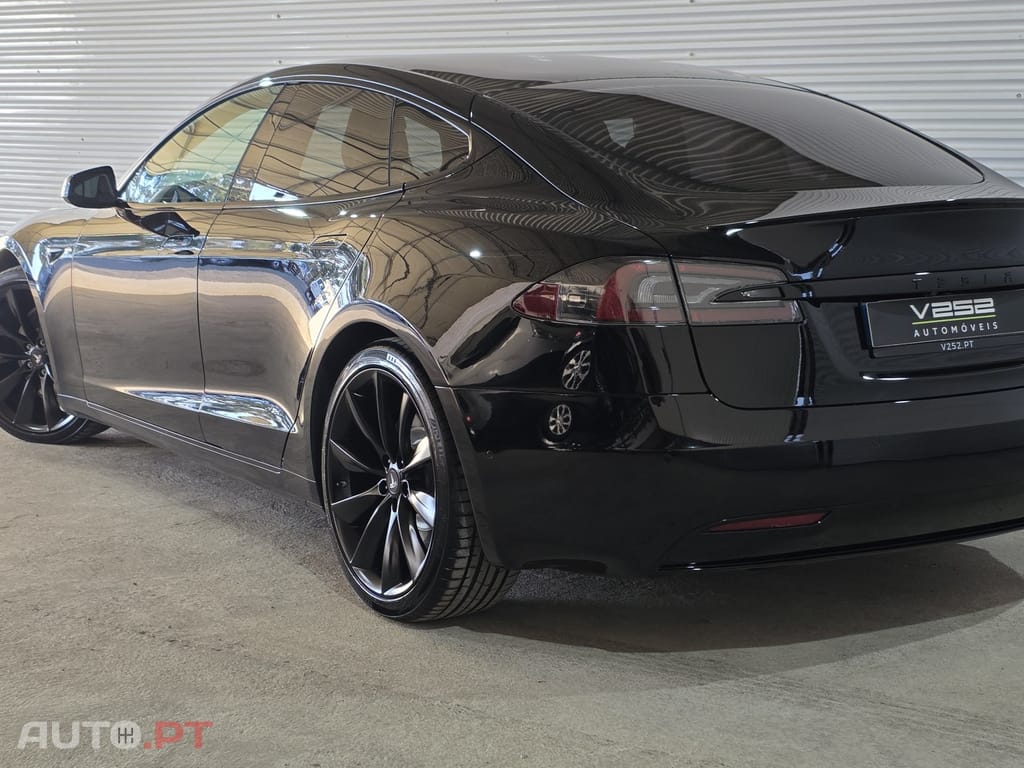 Tesla Model S 100 kWh Long Range Plus AWD