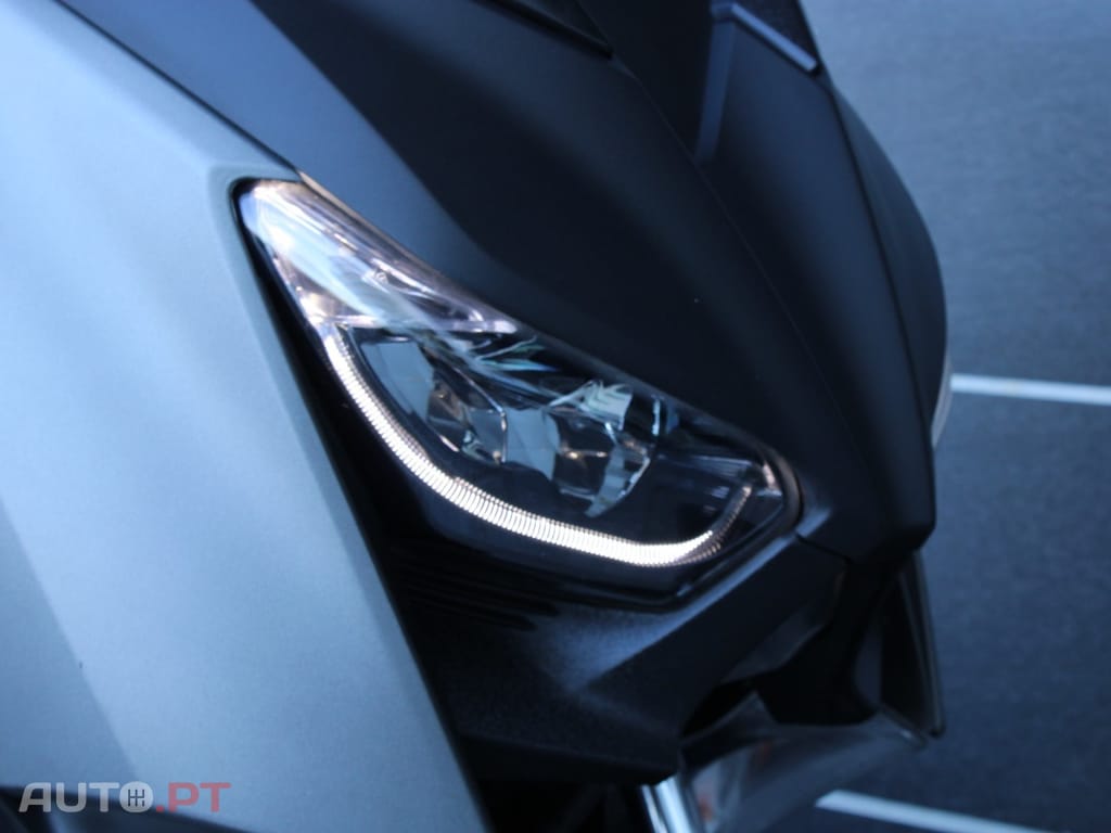 Yamaha X-Max 300