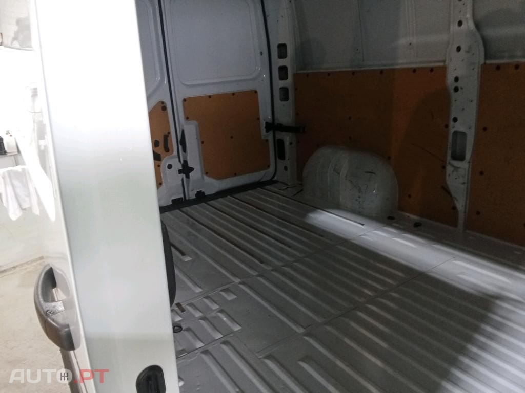 Renault Master MASTER III 2.3 dCi L2H2 3.5T