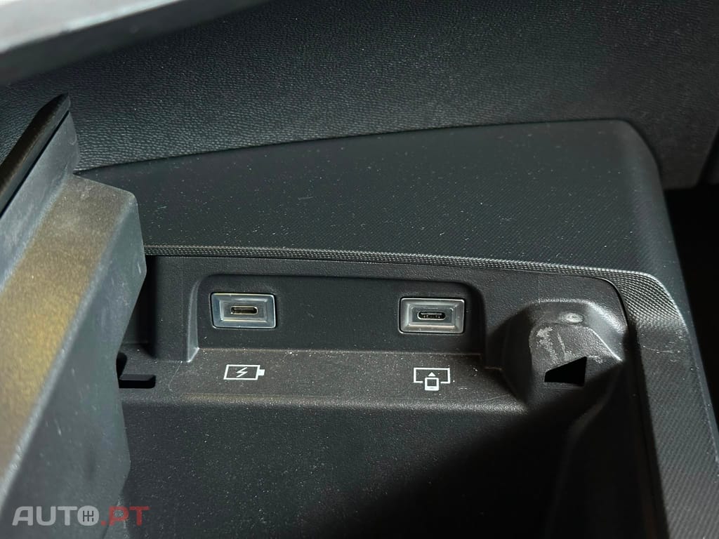 Peugeot 3008 1.2 Hybrid Allure e-DCS6