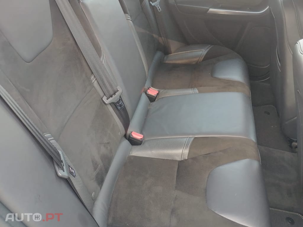 Volvo V60 D3 R-Design