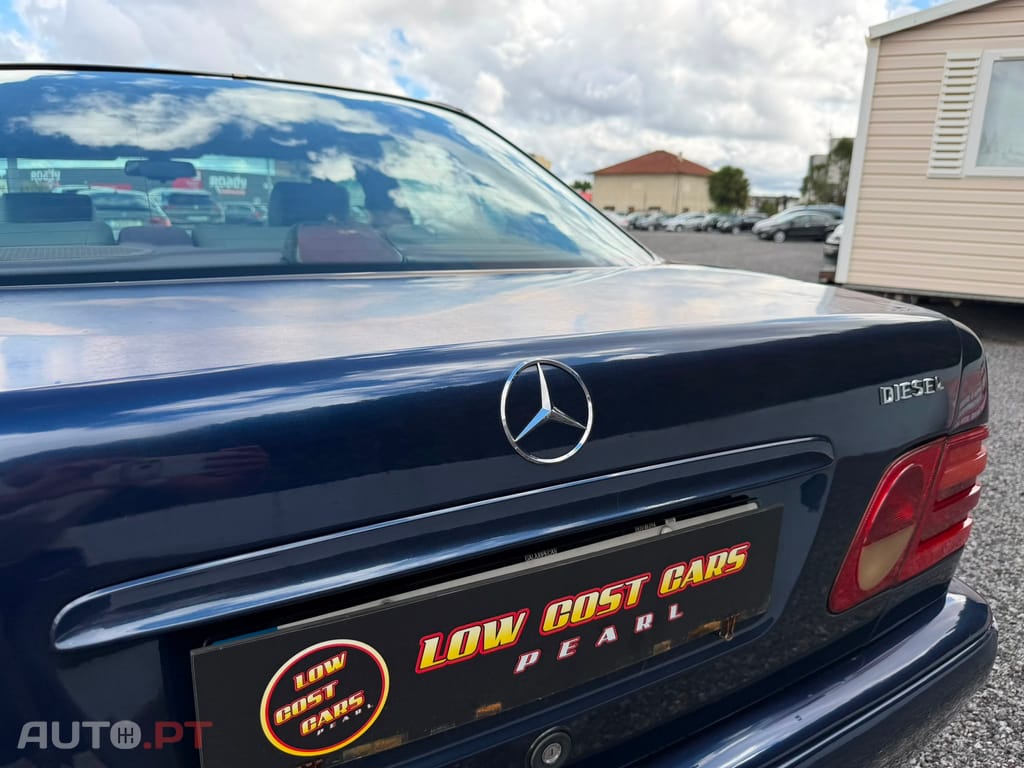 Mercedes-Benz E 220 D Classic