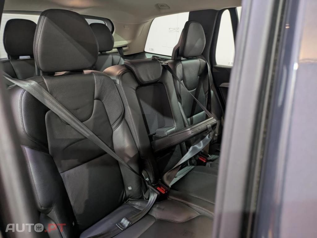Volvo XC90 2.0 T8 PHEV Momentum AWD