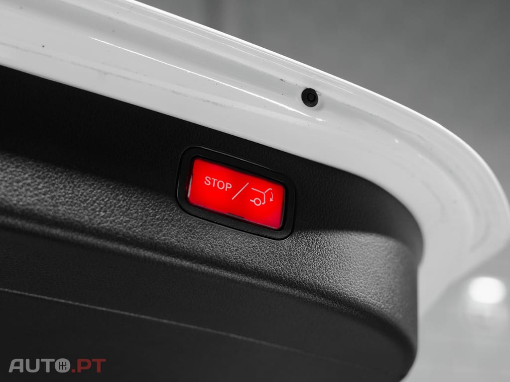 Mercedes-Benz C 300 e AMG Line